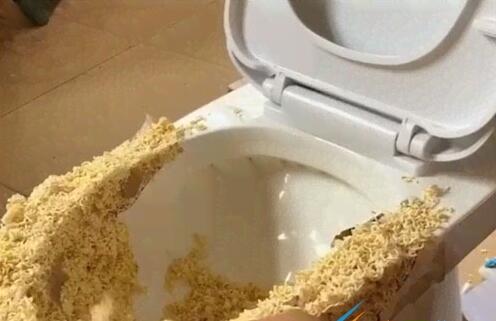 万能方便面什么意思梗出处