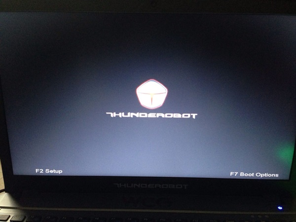 雷神笔记本重装系统开机按什么键可以选择U盘启动?